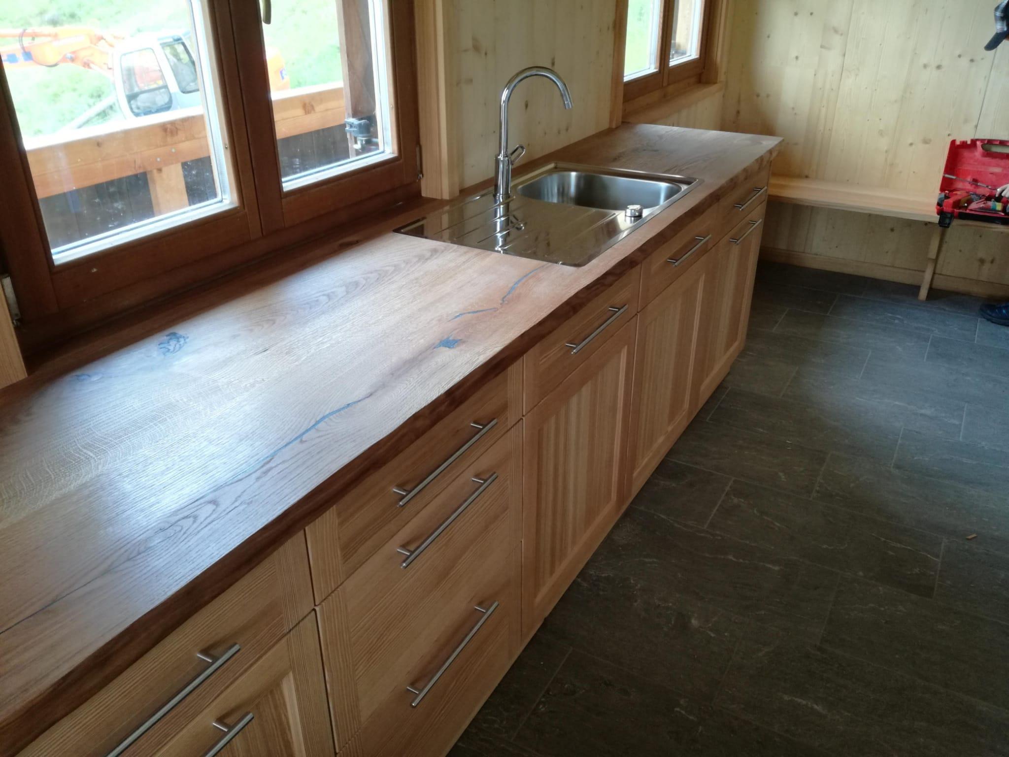 Innenausbau einer Almhütte in massivem Lärchenholz